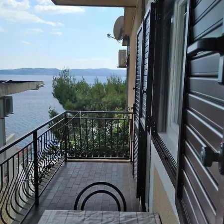 Pino Apartament *