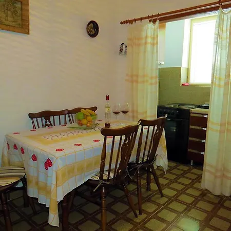 Pino Apartament *
